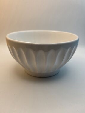 Crofton White Fluted Stoneware Soup/ Cereal/ Rice Stackable Bowl